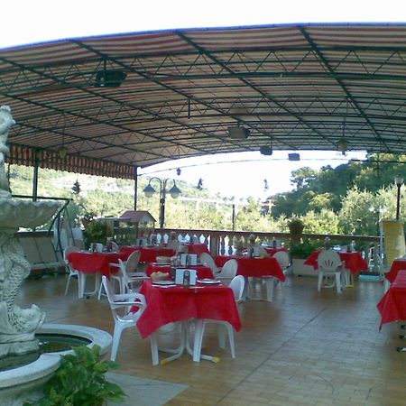 Albergo Ristorante San Matteo San Bartolomeo Al Mare Exterior photo